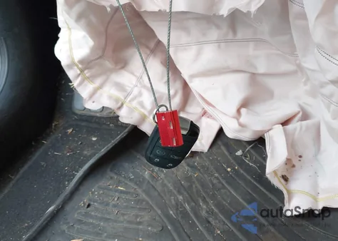 2015 Chrysler 200 C z USA, uszkodzony, nr VIN 1C3CCCCG6FN519911